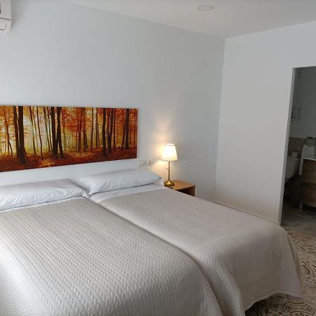 Hostal Las Encinas Villaviciosa de Odón Extérieur photo