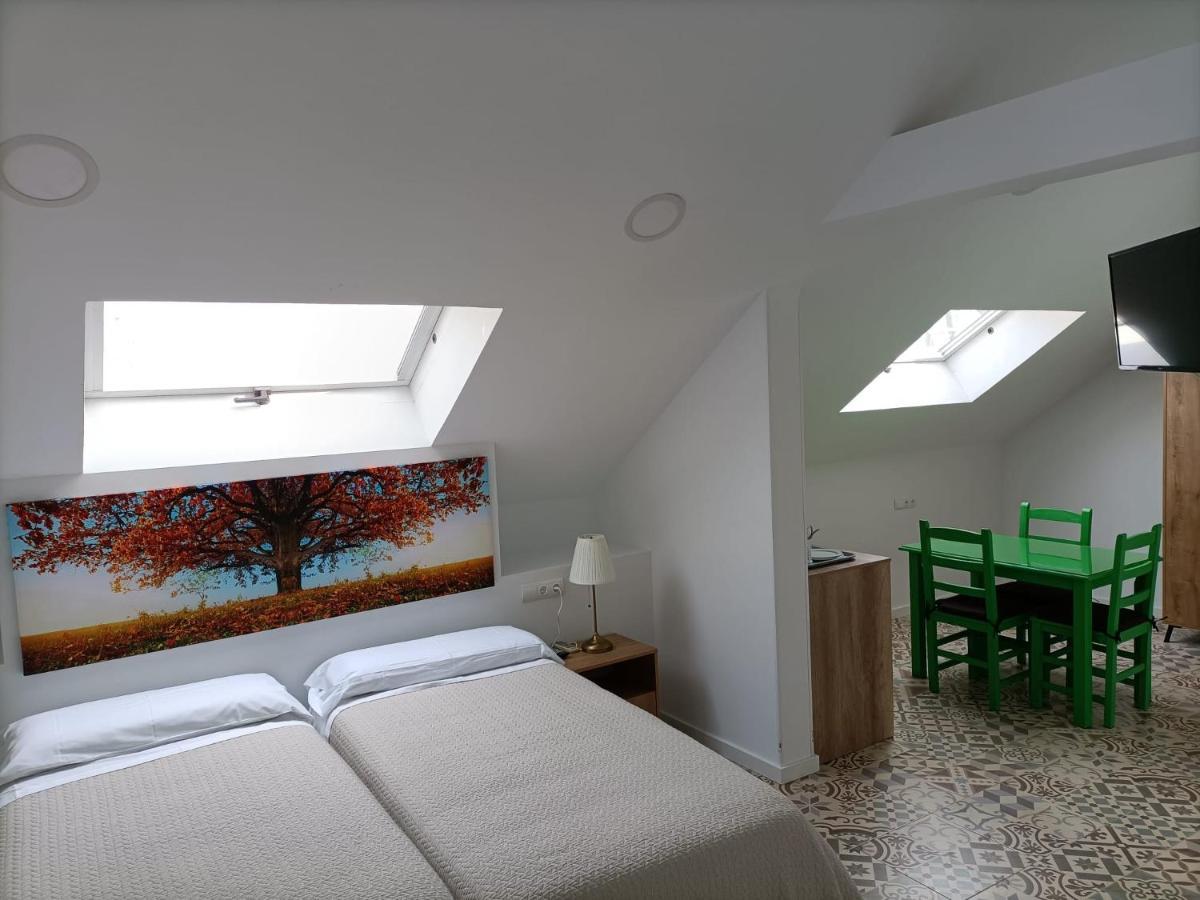 Hostal Las Encinas Villaviciosa de Odón Extérieur photo