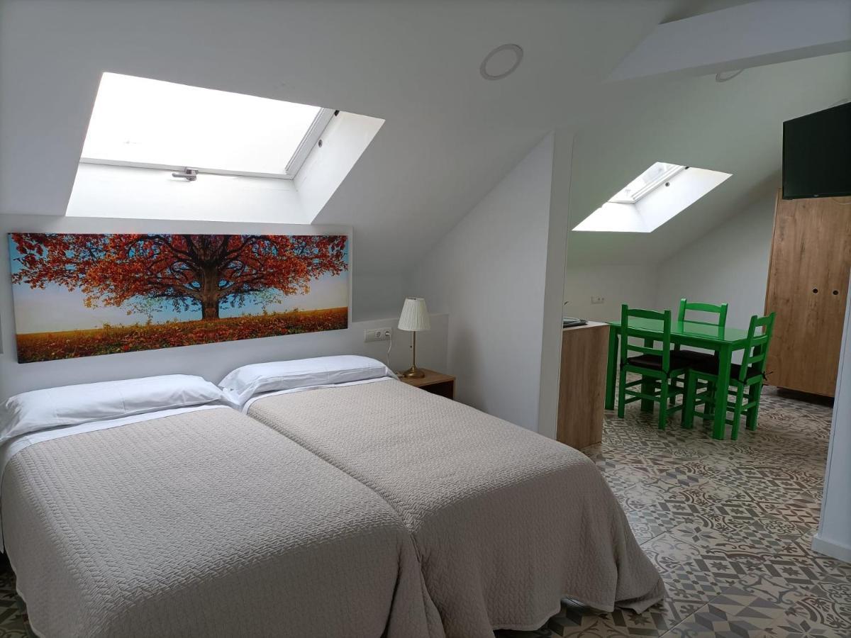 Hostal Las Encinas Villaviciosa de Odón Extérieur photo