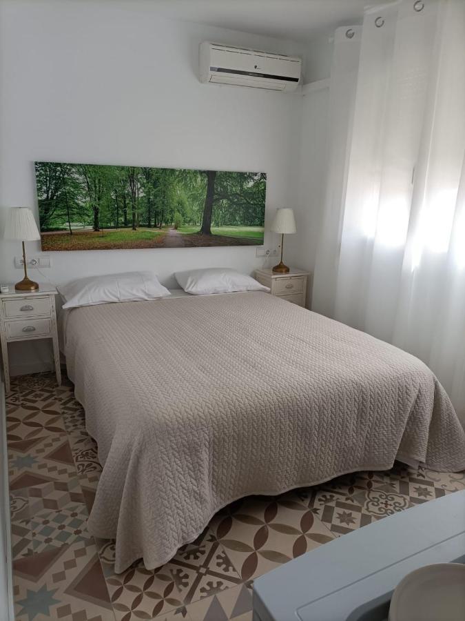 Hostal Las Encinas Villaviciosa de Odón Extérieur photo