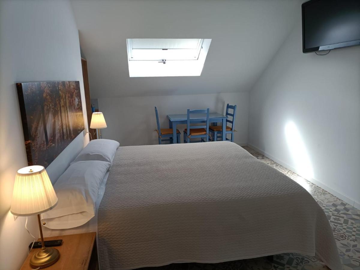 Hostal Las Encinas Villaviciosa de Odón Extérieur photo