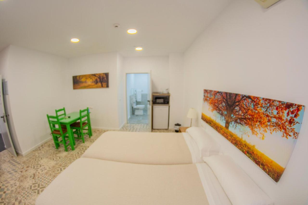 Hostal Las Encinas Villaviciosa de Odón Extérieur photo