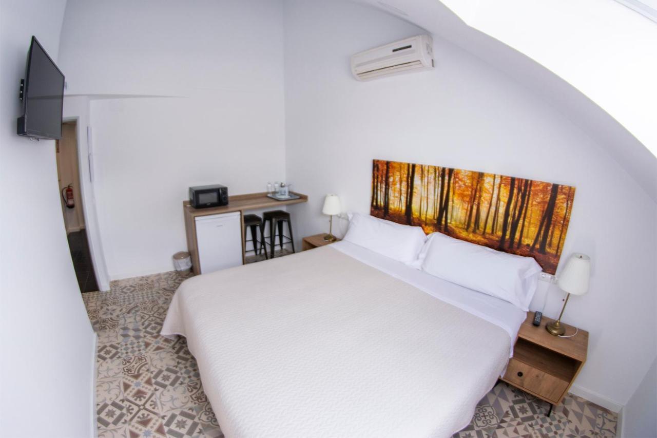 Hostal Las Encinas Villaviciosa de Odón Extérieur photo