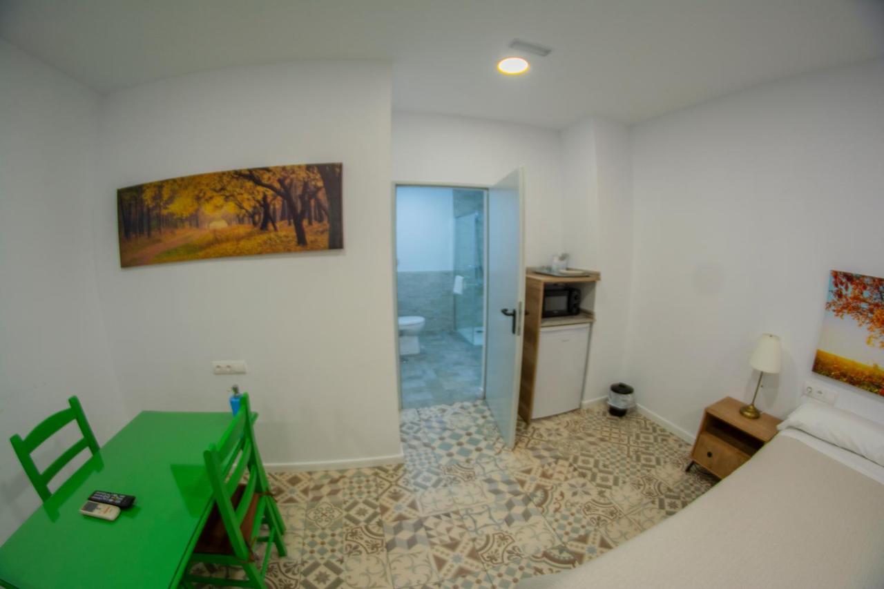 Hostal Las Encinas Villaviciosa de Odón Extérieur photo