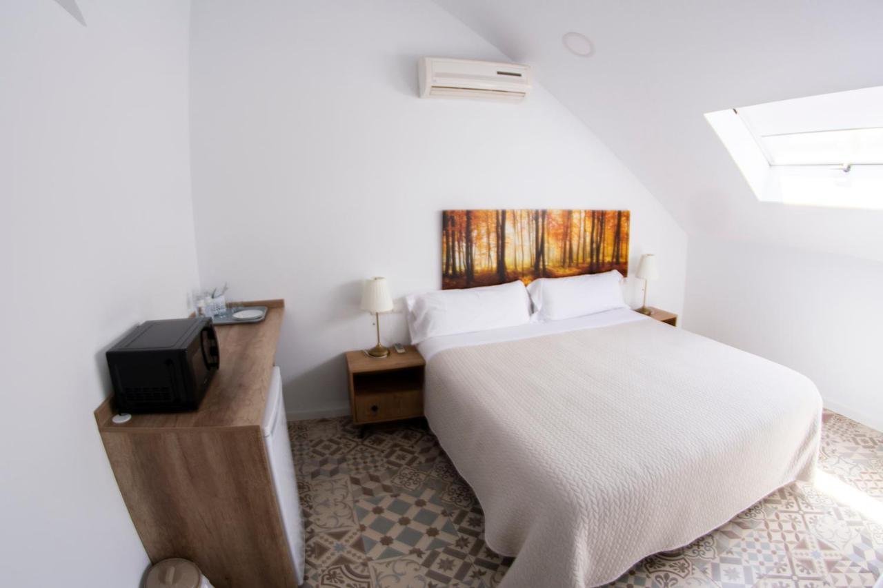 Hostal Las Encinas Villaviciosa de Odón Extérieur photo