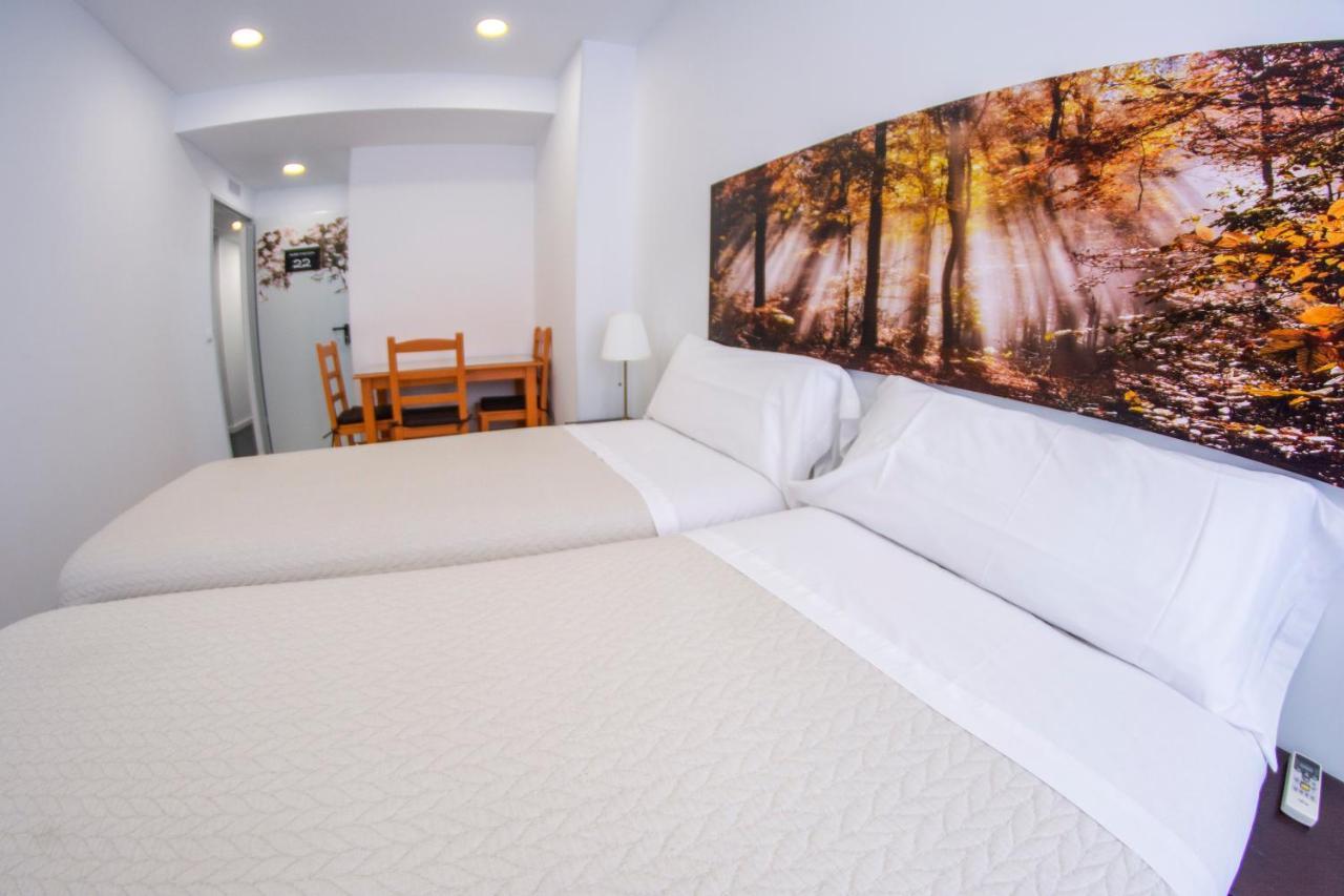 Hostal Las Encinas Villaviciosa de Odón Extérieur photo